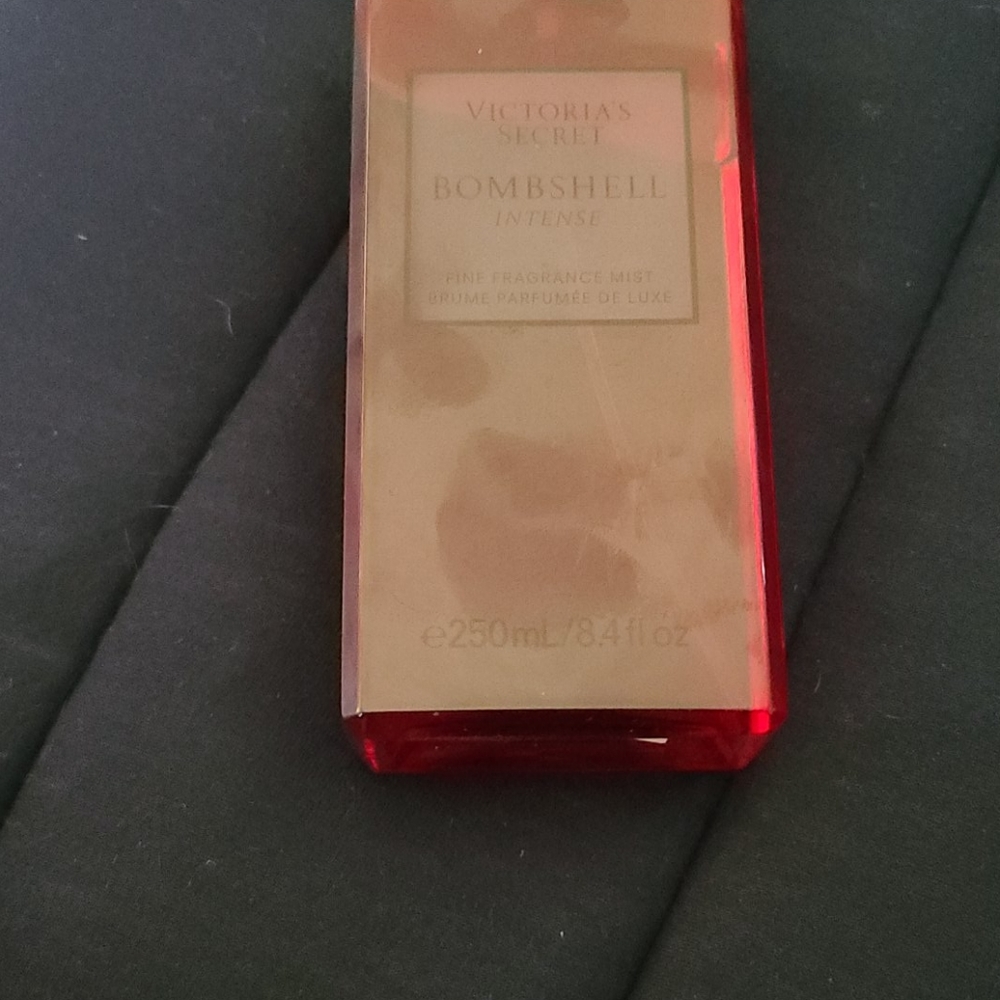 Victoria secret bombshell intense